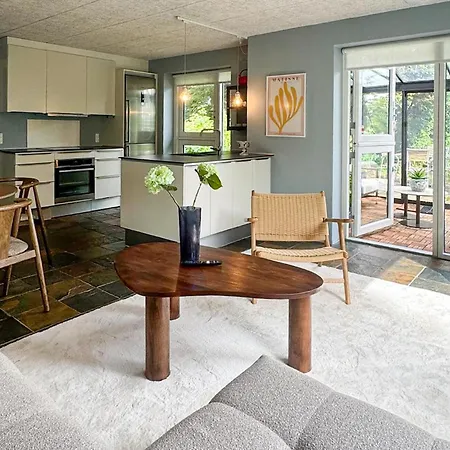 2 Bedroom Gorgeous In V Ferienhaus *